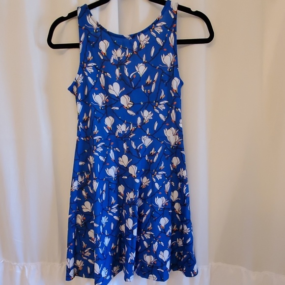 Dress - Picture 1 of 4